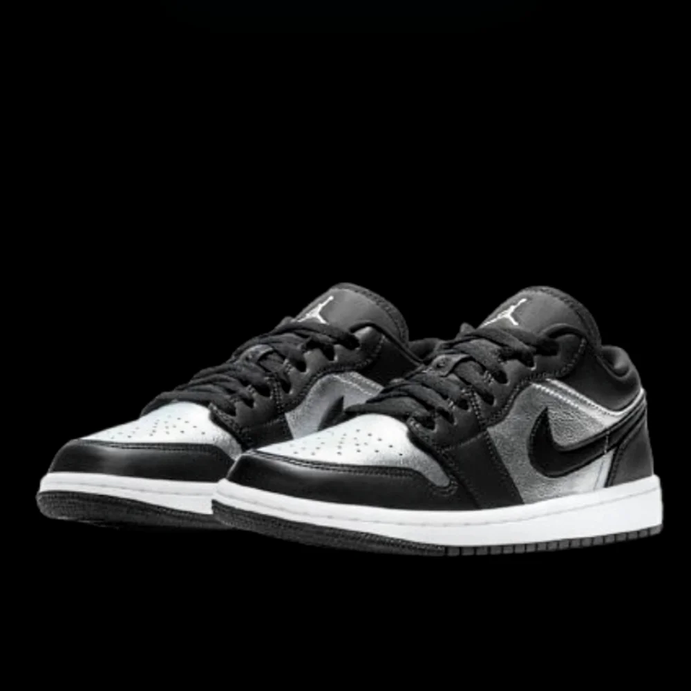 Nike Air Jordan 1 SE Low Mens Size 10.5/Womens 12 Black Metallic Silver White